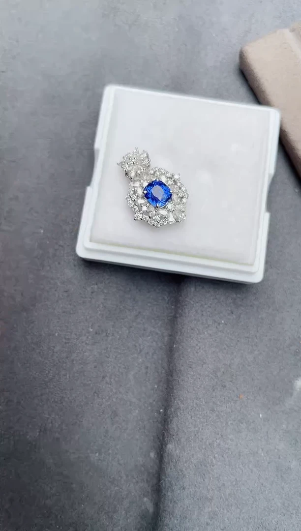 吊坠(不含链)蓝宝石18K金镶嵌吊坠