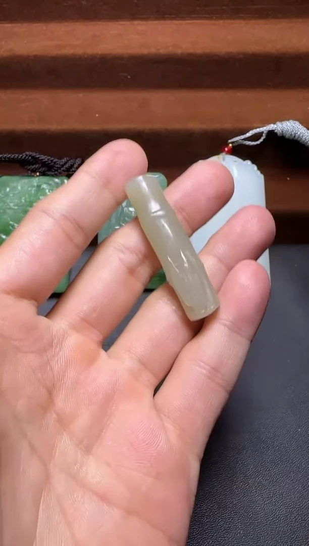 未镶嵌和田玉挂件和田玉挂件