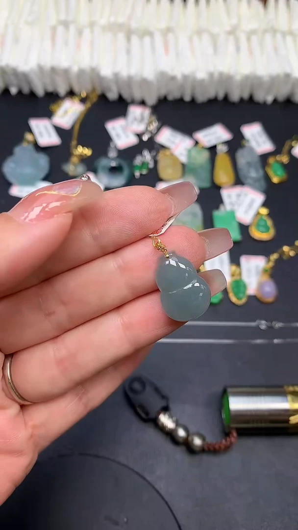 翡翠18K金镶嵌吊坠(不含链)MS189016