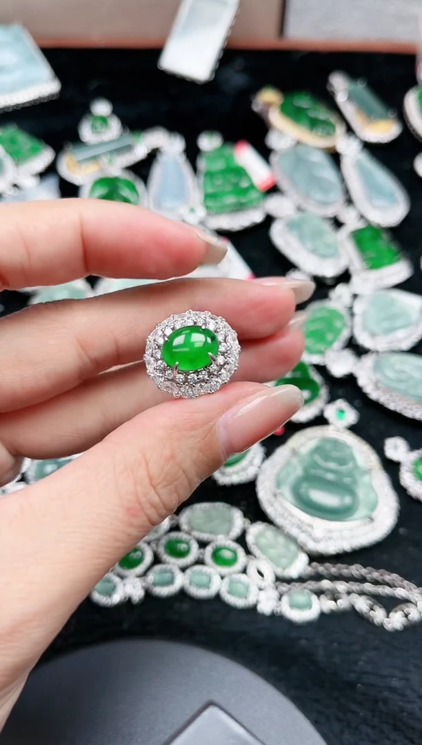 【闪购商品】翡翠颈饰未镶嵌127赠皮绳7