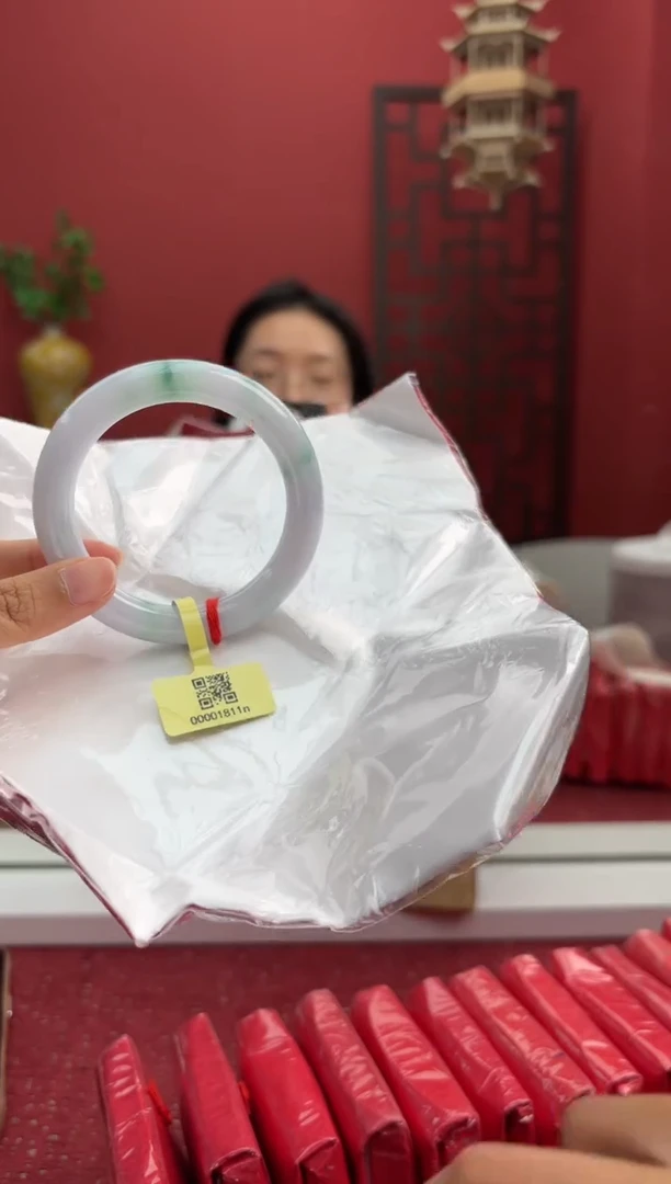 未镶嵌手镯（圆镯）翡翠翡翠手镯1