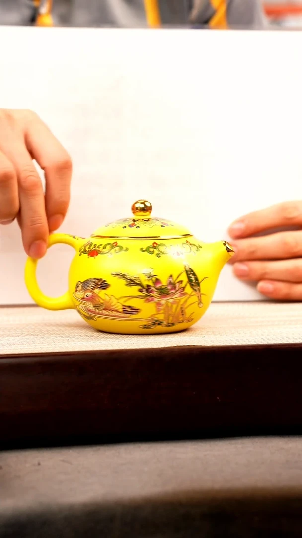 茶壶紫砂黄金泥 西施 鸳鸯珐琅彩