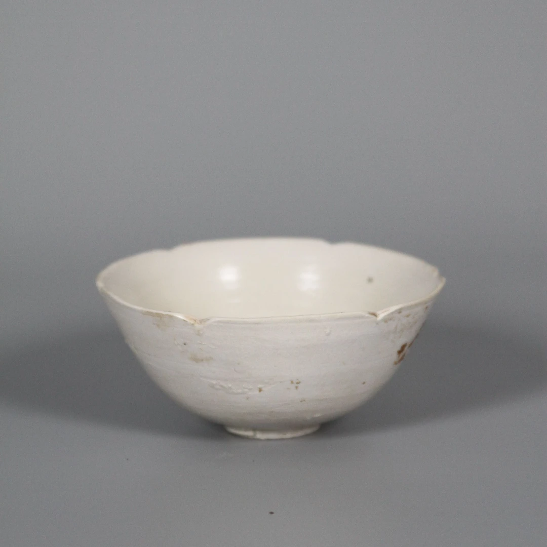 （7）白釉花口小盏