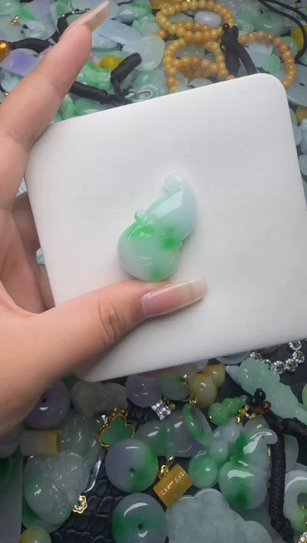 翡翠未镶嵌颈饰天然缅甸翡翠吊坠