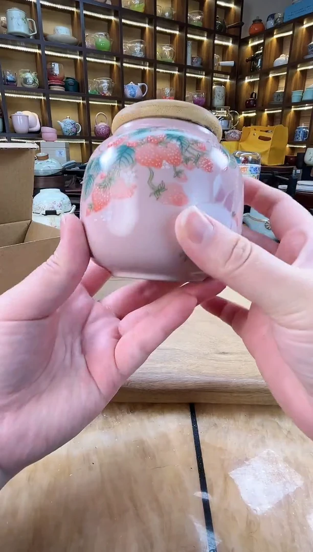 【闪购商品】粉汝兔子茶叶罐.。。。。