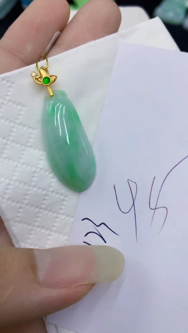 翡翠未镶嵌颈饰111111111111