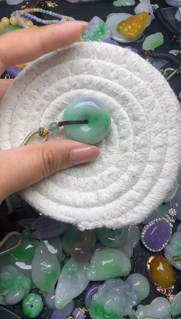 颈饰未镶嵌翡翠缅甸翡翠吊坠