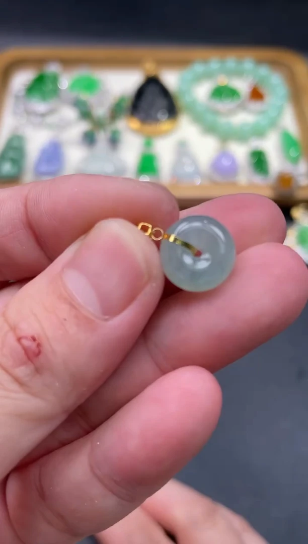 【闪购商品】翡翠颈饰18K金镶嵌69.........