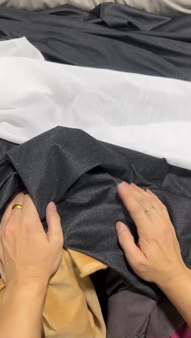 上新！2米 软绵绵的手感 西装面料 黑色带毛绒