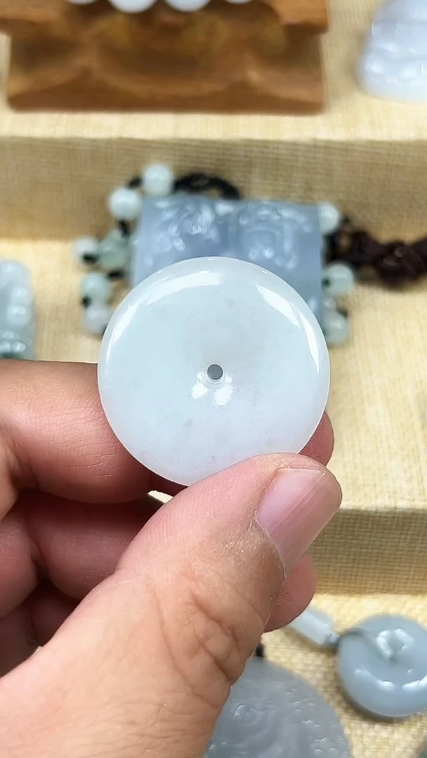 颈饰未镶嵌翡翠天然A货翡翠