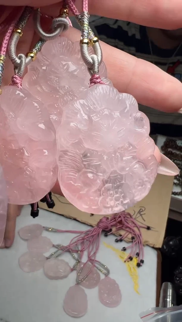 未镶嵌吊坠(不含链)水晶粉水狐牌吊坠（微瑕）（无证书）多样性发其一