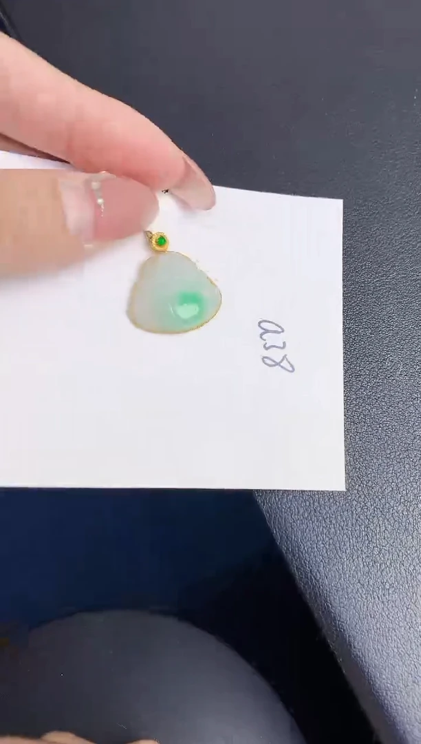 【闪购商品】翡翠颈饰18K金镶嵌000000000000