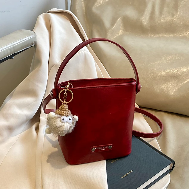 【假日暖阳】新款水桶包复古ins单肩包顺顺尼包包肩包小方包时尚包