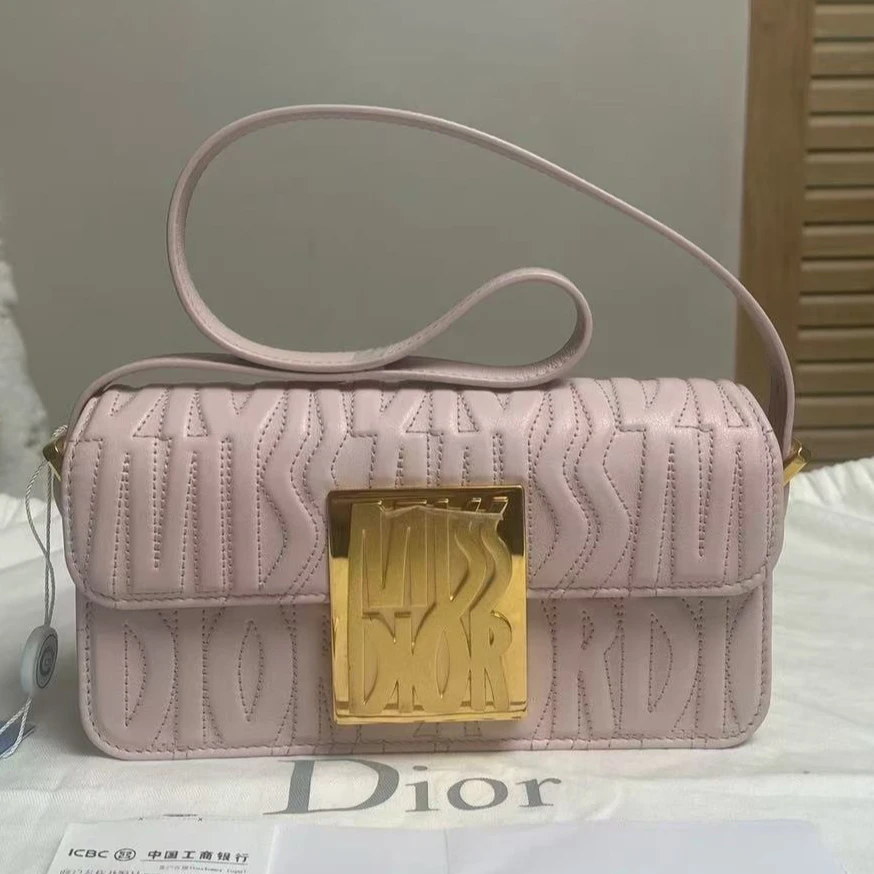 99新 DIOR/迪奥 【白菜】miss 绗缝磁性翻盖单肩包/BGH402440004