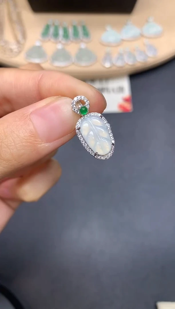 翡翠银S925镶嵌吊坠(不含链)叶子【多样性发其一】