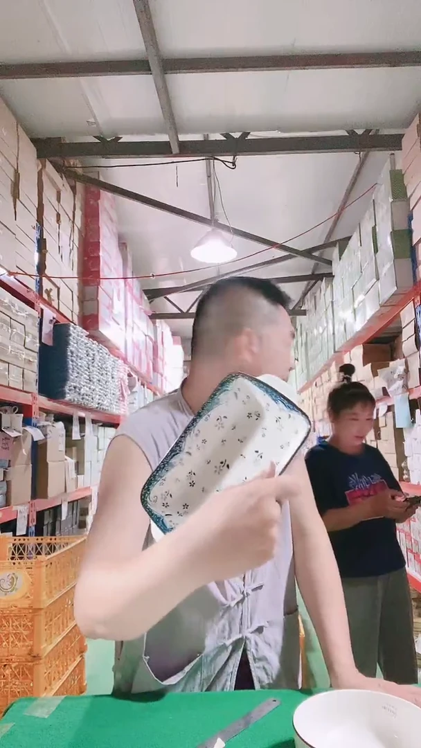 瓷片碗碟好物一件不留@@1