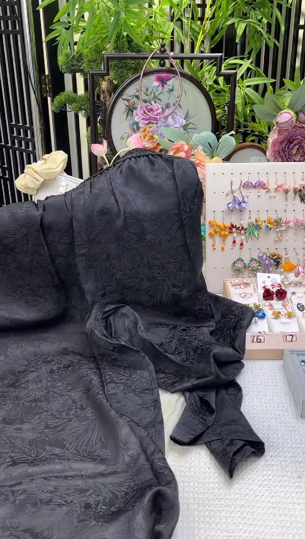 织绣虫*黑色裤子