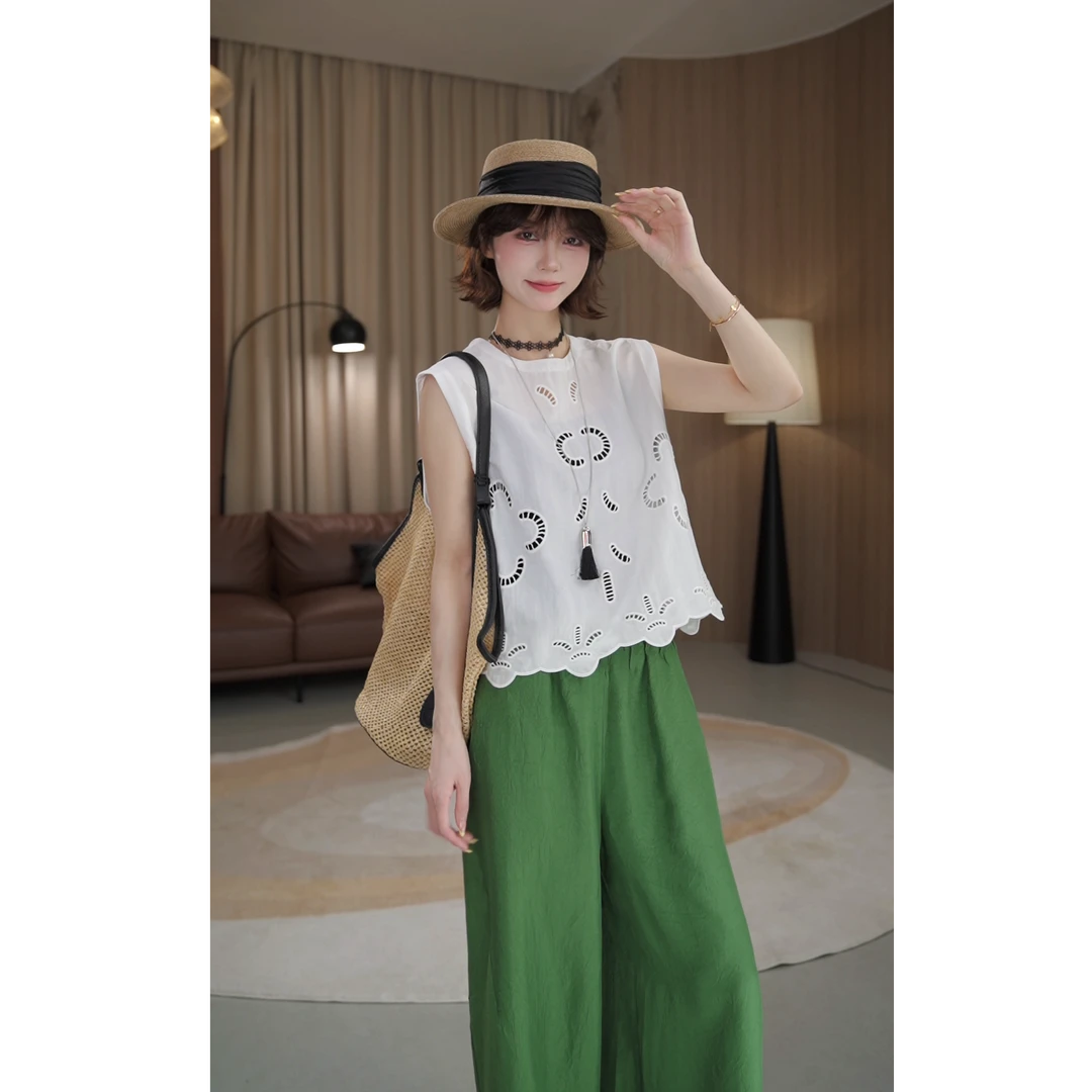 6.18【薇薇绮】设计感刺绣镂空无袖小衫圆领显瘦上衣2025夏季 D826