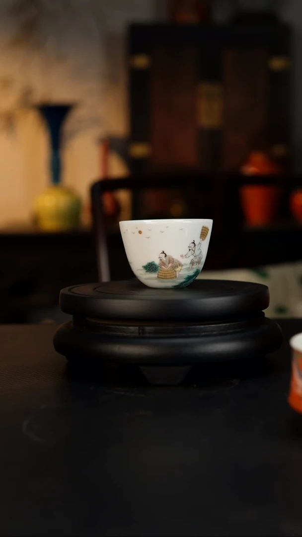 南**畅古彩鱼乐图小单杯