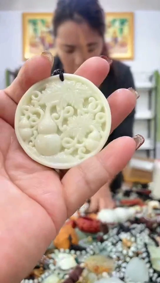 未镶嵌岫玉挂件