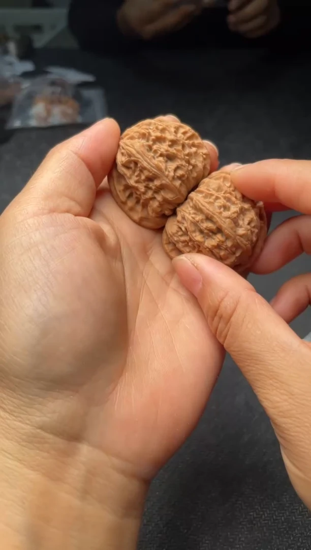 把件文玩核桃W162  白狮子  40