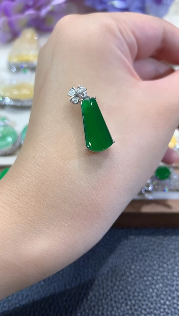 吊坠(不含链)18K金镶嵌翡翠C20