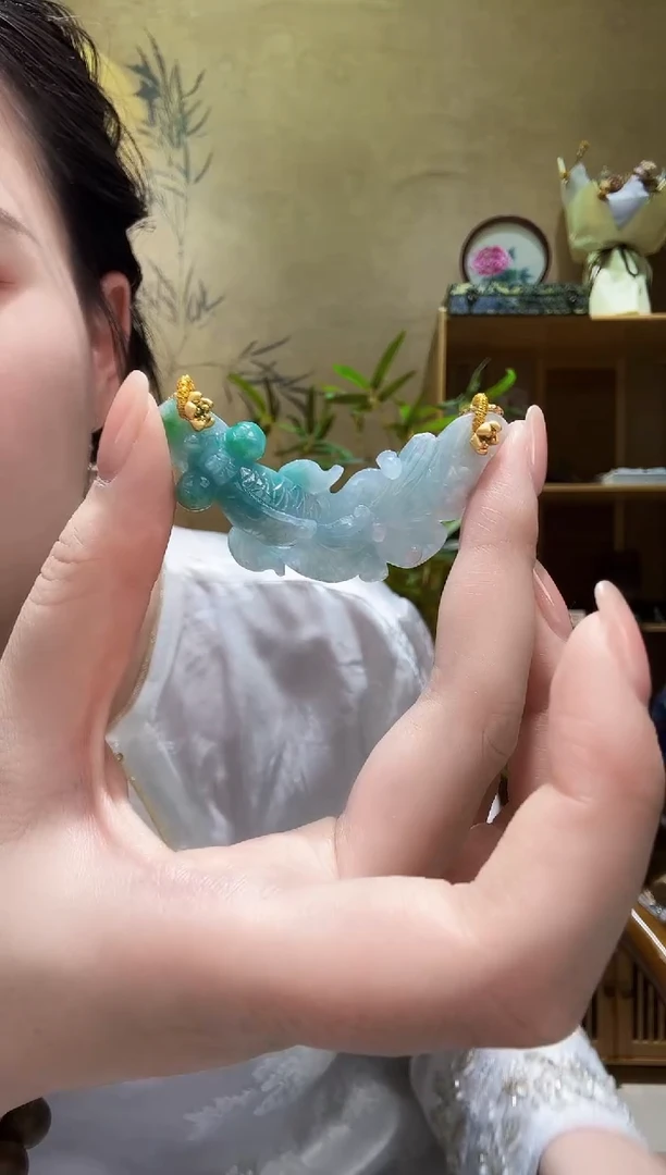 颈饰未镶嵌翡翠吊坠