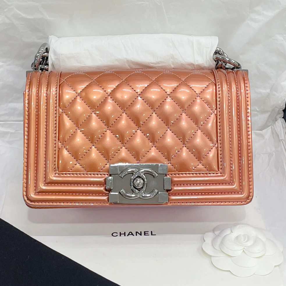 95新 Chanel/香奈儿 leboy漆皮炫彩粉色 斜挎单肩包/7SH37961