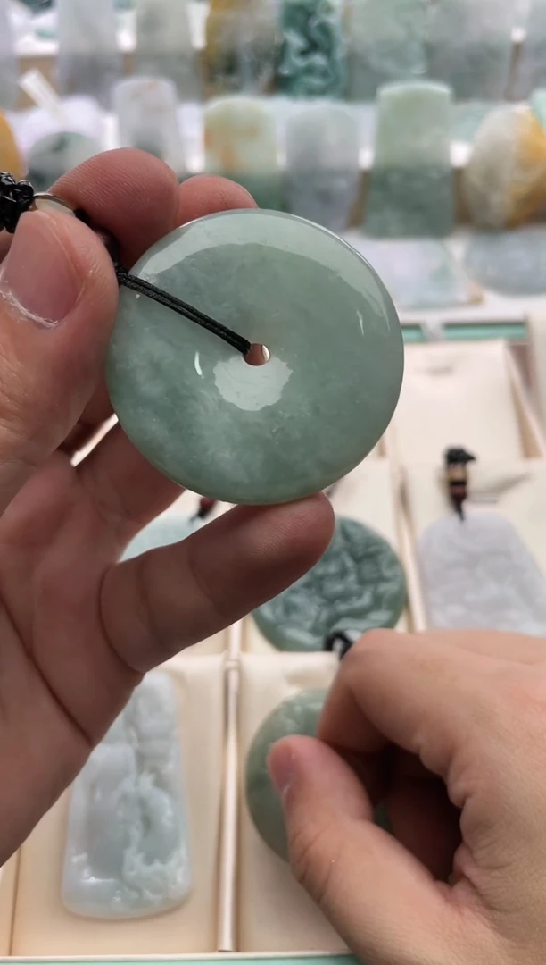 【闪购商品】翡翠颈饰未镶嵌..../2/20/ 69