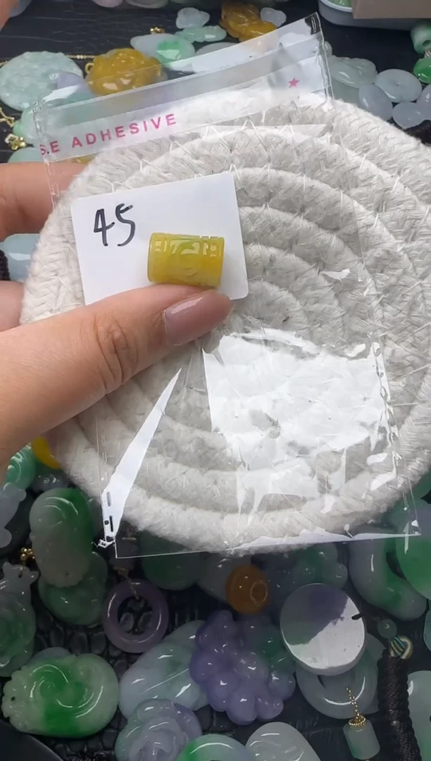颈饰未镶嵌翡翠缅甸翡翠吊坠