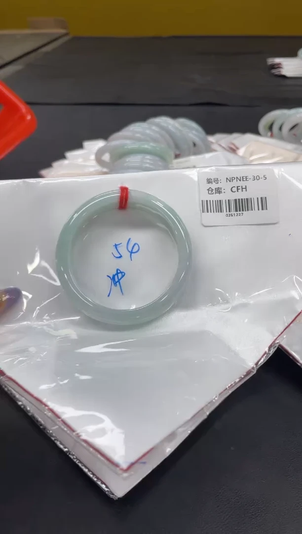 未镶嵌手镯翡翠翡翠手镯