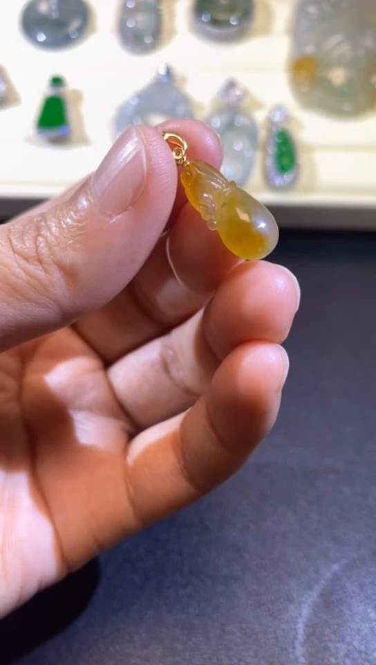 【闪购商品】翡翠吊坠(不含链)18K金镶嵌缅甸天然A货翡翠