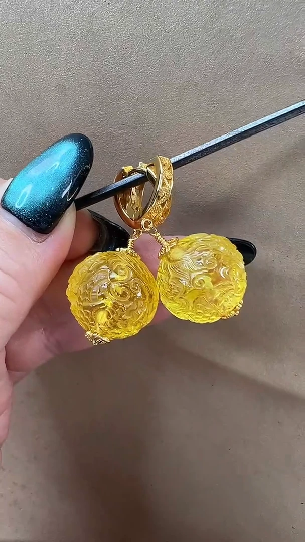 琥珀颈饰未镶嵌耳环