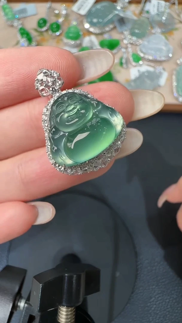 【闪购商品】翡翠吊坠(不含链)18K金镶嵌43