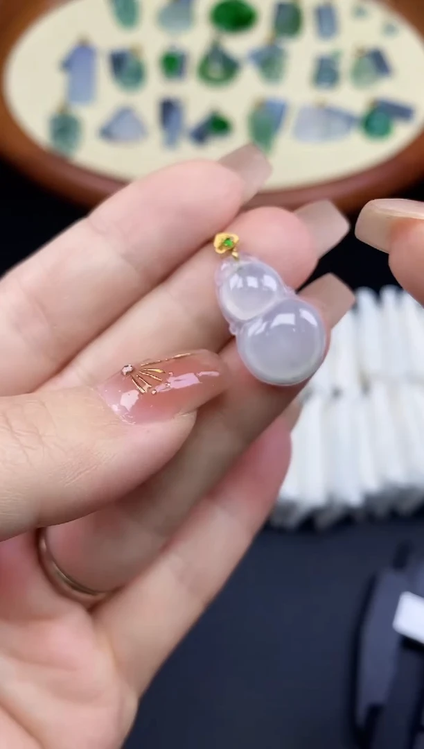 吊坠(不含链)18K金镶嵌翡翠葫芦18K金扣镶嵌@@CMT