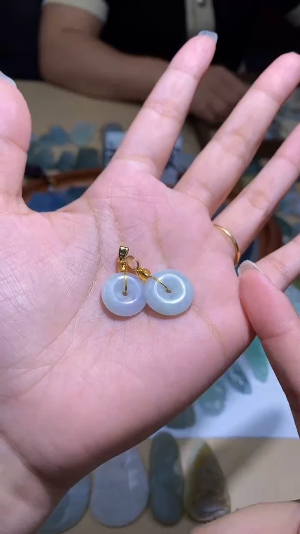 颈饰未镶嵌翡翠挂件