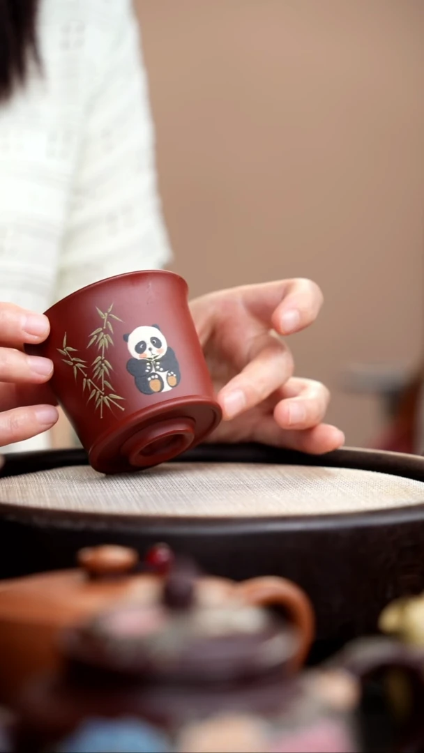 茶壶紫砂朱泥圆杯泥绘熊猫