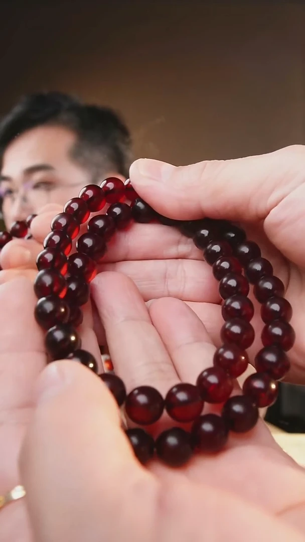 裸石琥珀未镶嵌10+血珀双圈（弹力绳穿）