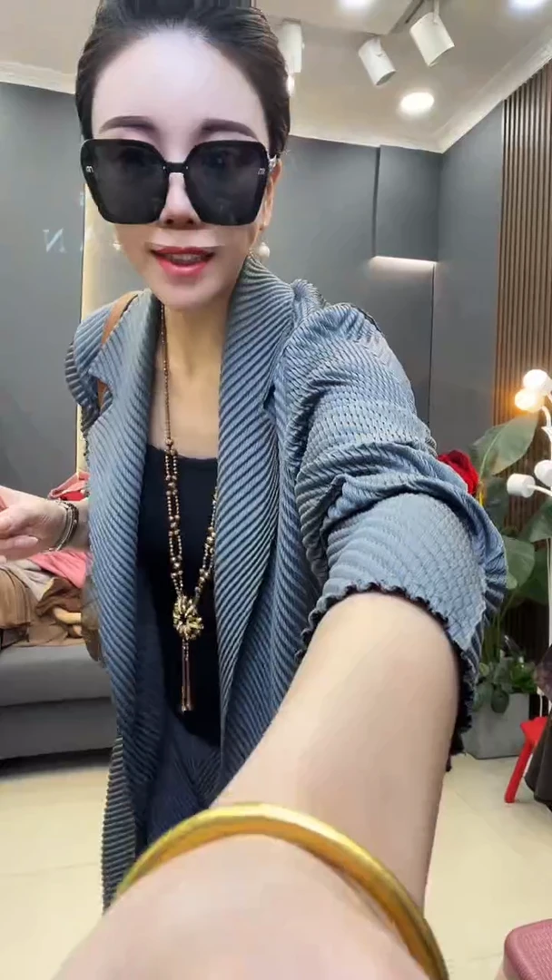 聚酯纤维（涤纶）灰色 西服套装