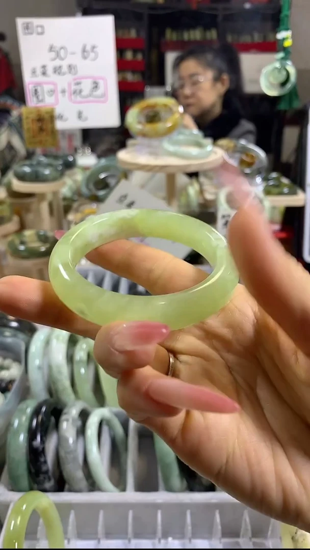 未镶嵌岫玉手镯21 54+ 包容