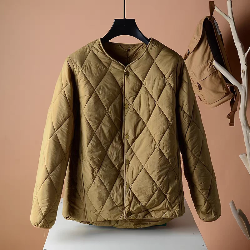 新起点服饰直播间售卖款棉服