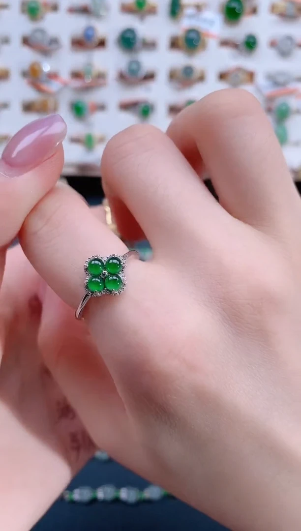 翡翠戒指银S925镶嵌天然翡翠