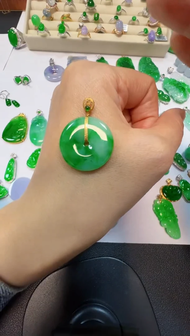 吊坠(不含链)18K金镶嵌翡翠2980