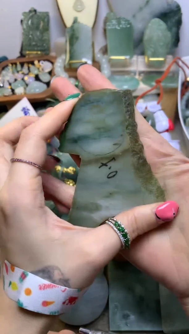 翡翠挂件未镶嵌缅甸A货翡翠，没有运费险