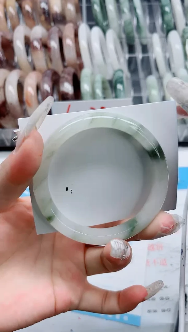 【闪购商品】石英质玉手镯未镶嵌A230-60.8