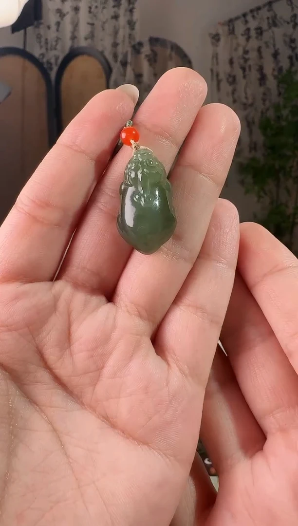 颈饰未镶嵌和田玉湖水绿貔貅