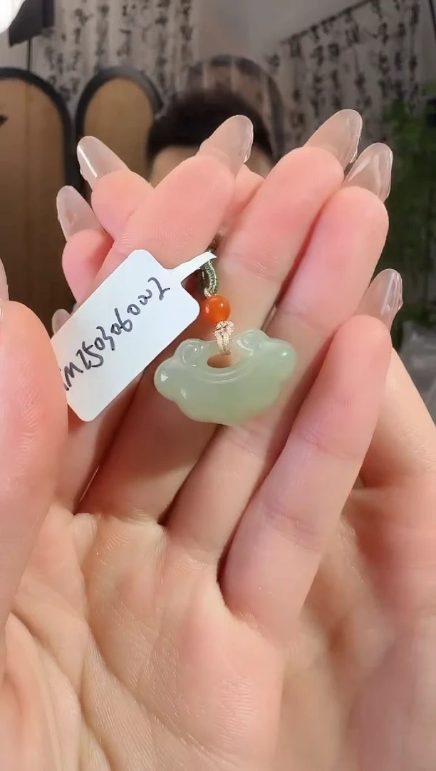 和田玉未镶嵌颈饰锁 p