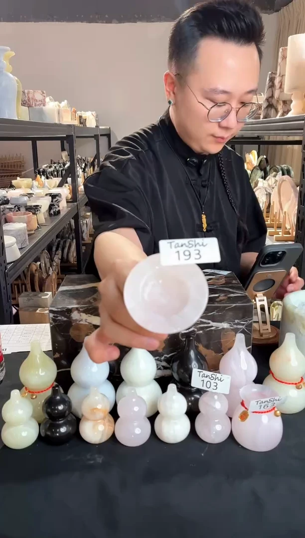石材193粉玉小烛台