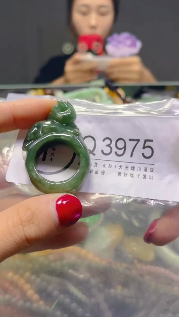 颈饰未镶嵌翡翠/Q/翡翠A货，一件也是批发价