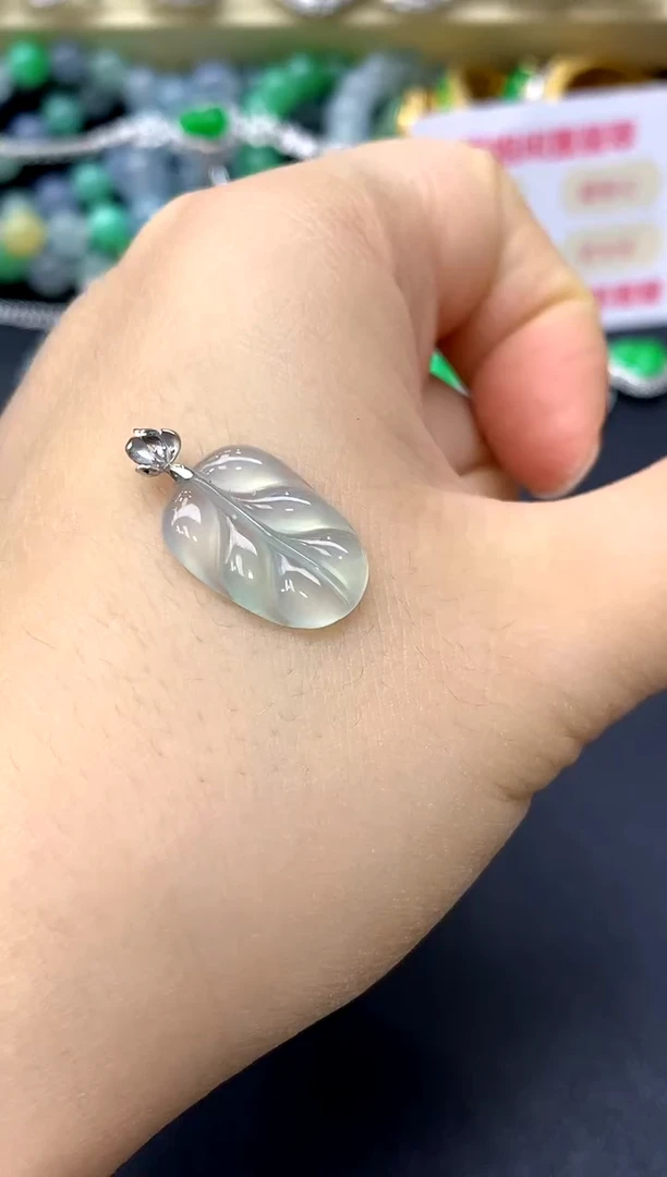 颈饰18K金镶嵌翡翠125-中国好珍宝